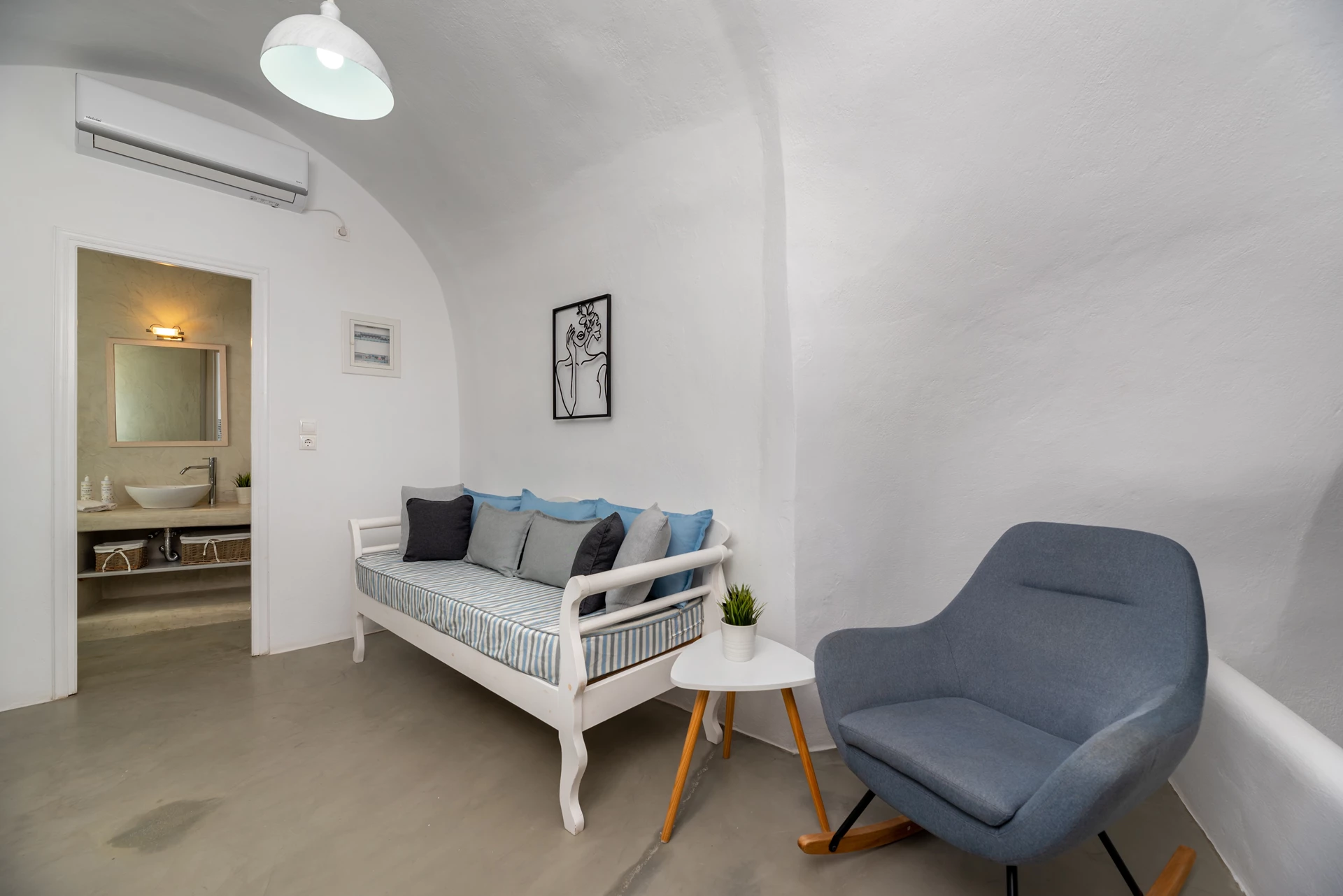 Nykteri Cave Residence