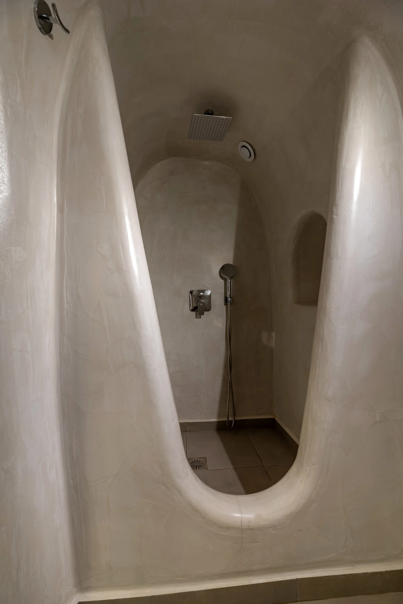 Canava Cave Residence