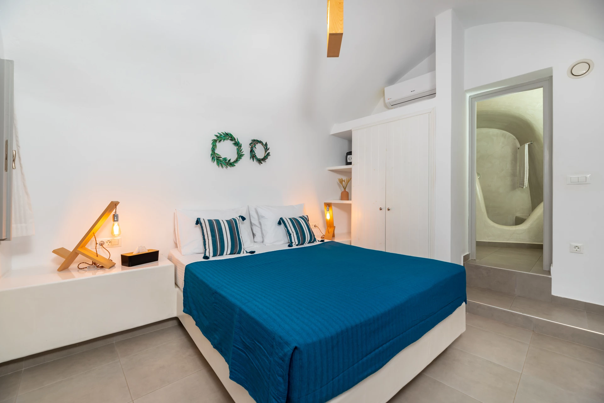 Canava Cave Residence