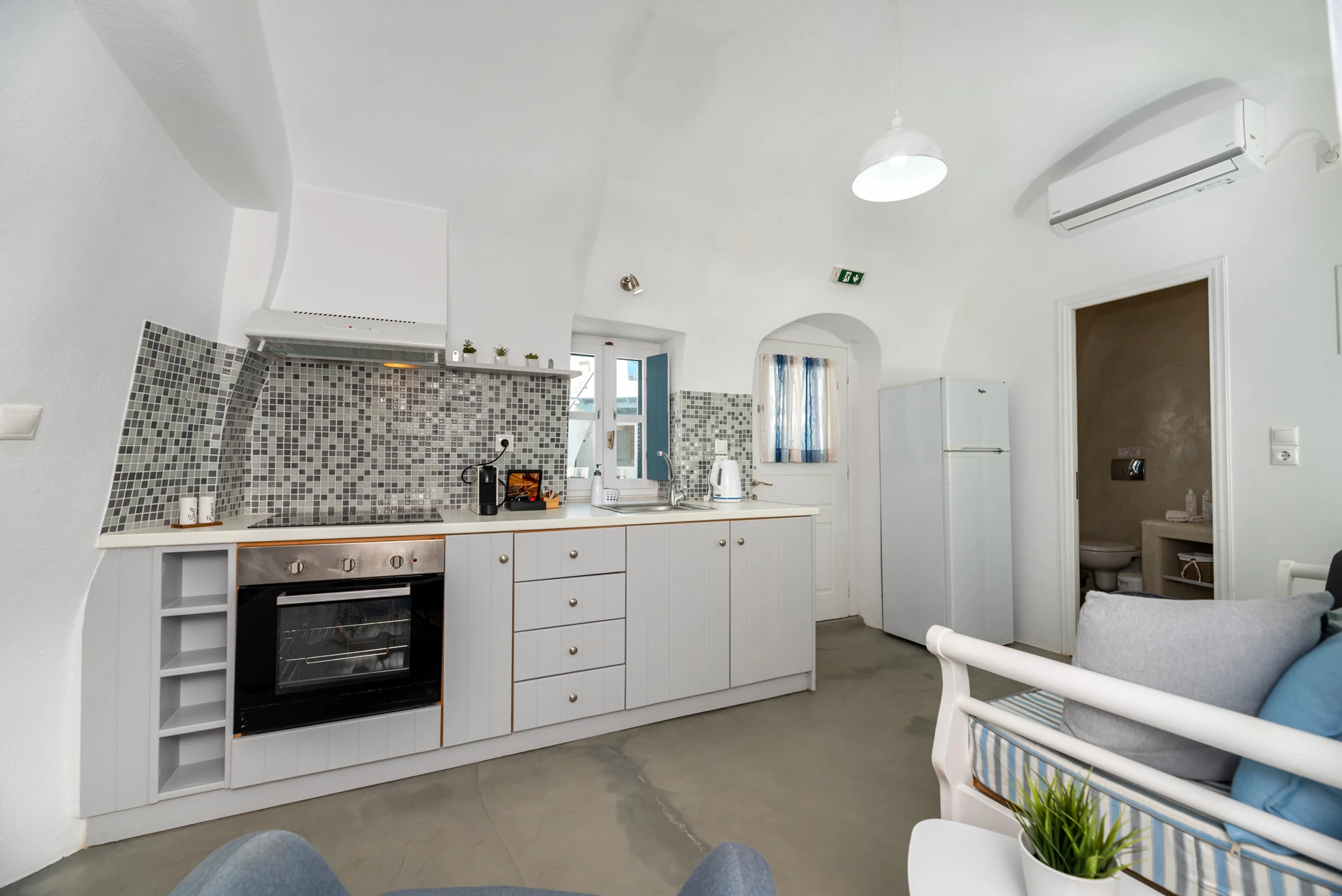 kitchen Nykteri Cave Residence